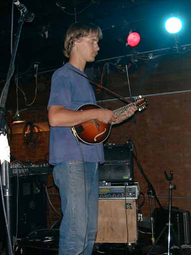 33 Mandolin Player 5L11.jpg (25472 bytes)