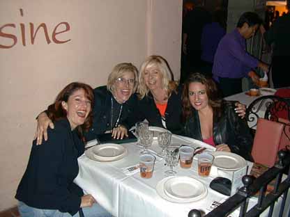 23 Four Ladies Sidewalk Dining 5L1.JPG (20208 bytes)