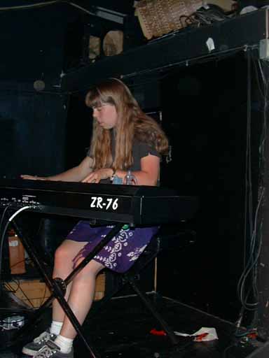 16 Keyboard Lady 5L1.jpg (22839 bytes)